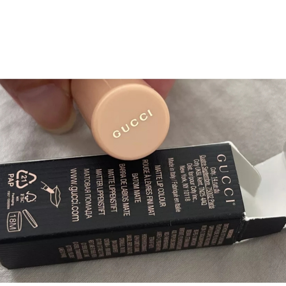 Gucci Goldie Red Matte Lipstick Nib retail $47 - Picture 4 of 9